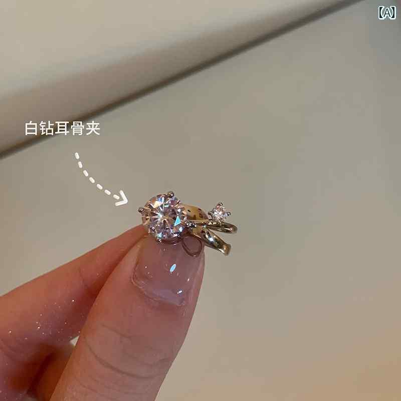おしゃれ イヤーカフ レディース 小さい 電球 フラッシュ ジルコニウム 耳 骨 クリップ ピアスなし ユニークな 美しい ハイエンド ライト 高級 イヤリング 女性
