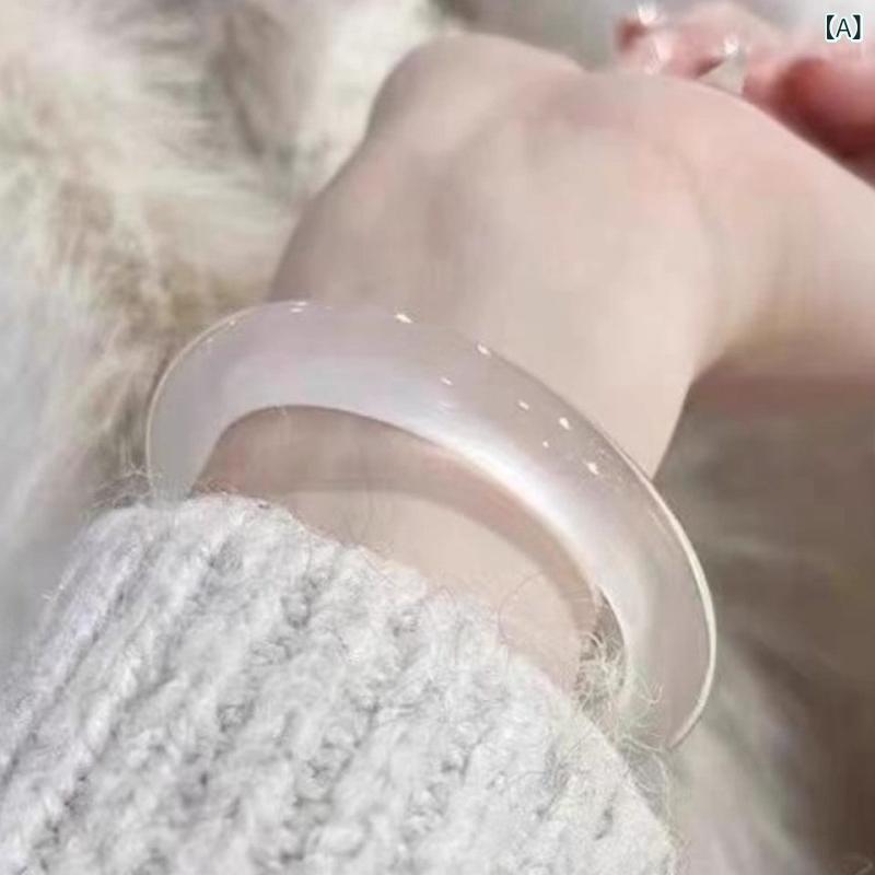バンクル ジュエリー レディース 高 氷 白 月光 瑪瑙 ライチ 冷凍 玉 髄 翡翠 ブレスレット 馬 素材 女性 シャンパン バレンタイン デー ギフト