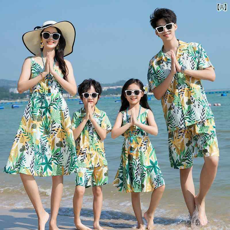 ペアルック 親子 カジュアル コーデ 夏の 親子の 服装 母と 娘の ビーチ 海辺の 3人または 4人 家族 ウエスタン ボヘミアン サスペンダー ドレス バケーションスタイル