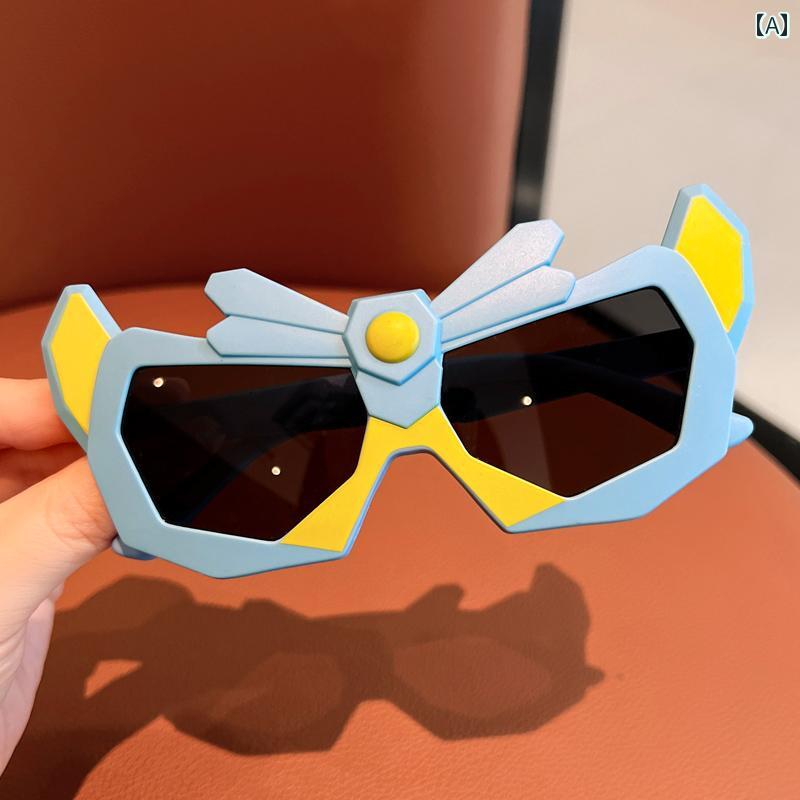 子供用サングラス かわいい 子供用サングラス かわいい 子供用 サングラス クールで な 男の子と 女の子 の トランスフォーマー 赤ちゃんの おもしろ おもちゃ メガネを 傷つけない サンシェード。画像