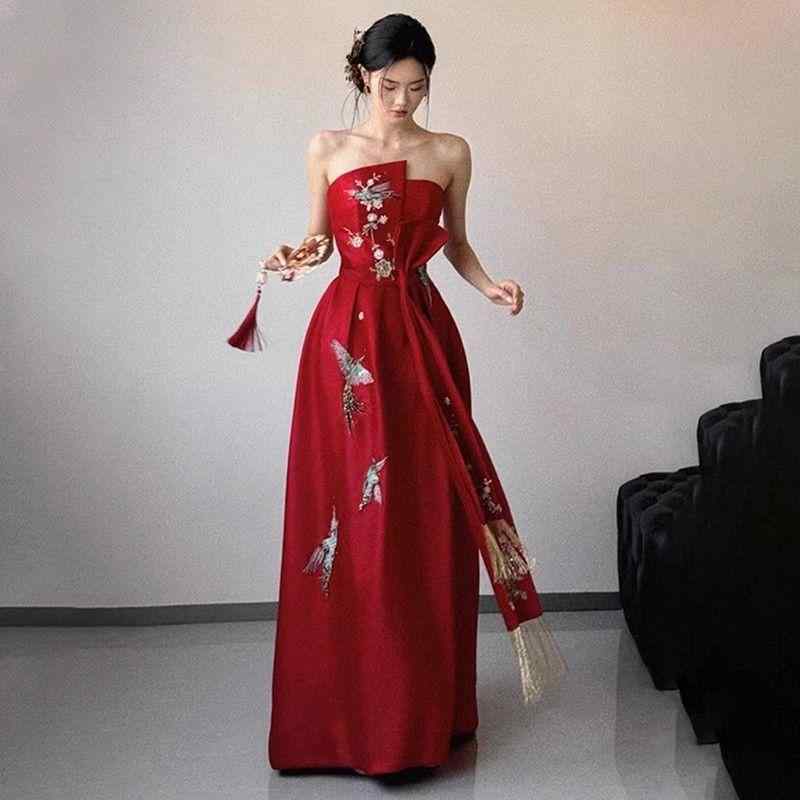 レディース 華燭の典 衣裳 赤 繻子 ストラップレス 中国 敬酒御召しもの 新中式 新娘 エンゲージメント 礼服 冬用 情の籠もった原料品 フォーマル 表現スタイル