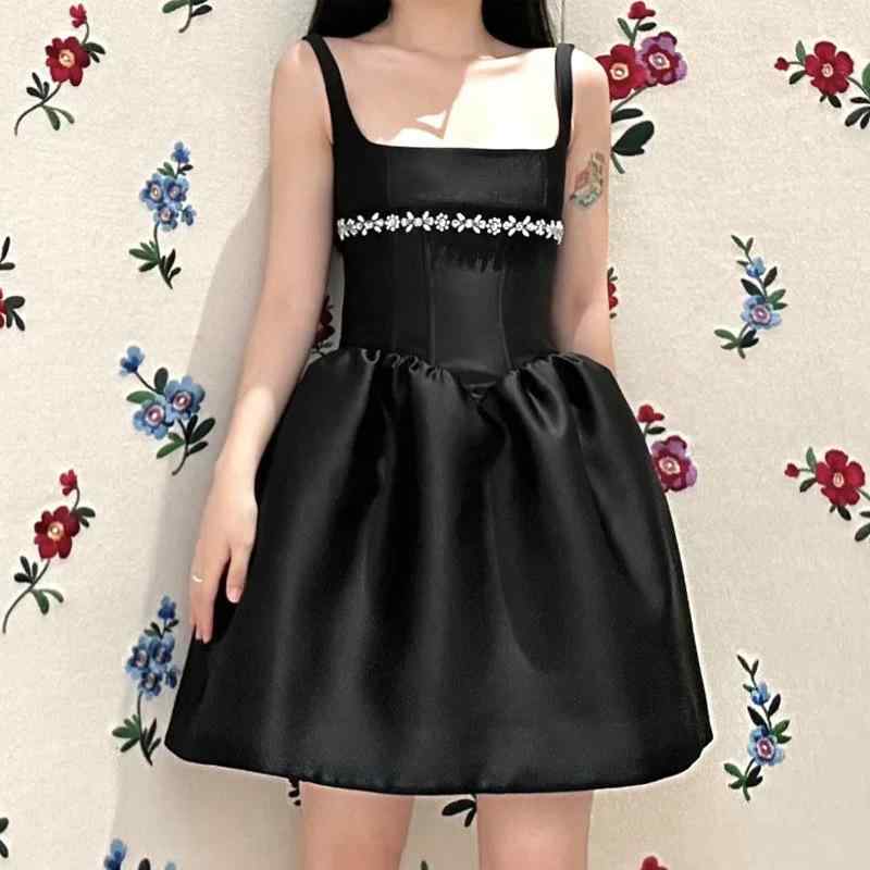 レディース 衣装 小っちゃい向け ガードル 酉の方角シェイプ 同盟罷工さあ美 お召しもの 太陽フレア A生産ライン スタッド 酸化ジルコニウム かざり付ける 愛くるしげ