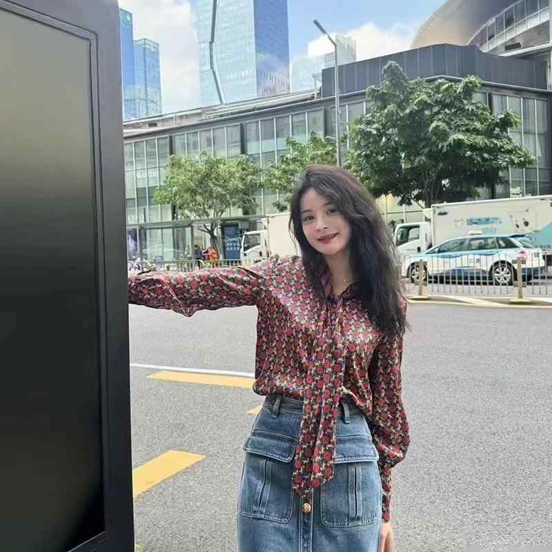 秋冬 レディース 絹 絹地 ティーシャツ 花柄 シュロの葉 刷り上げる トップ トップス 雅びやか 雅びやか 御膳上等感 手当たり好いたらしい パステル色の 親肌 軽さ 吸湿速乾 普段使い