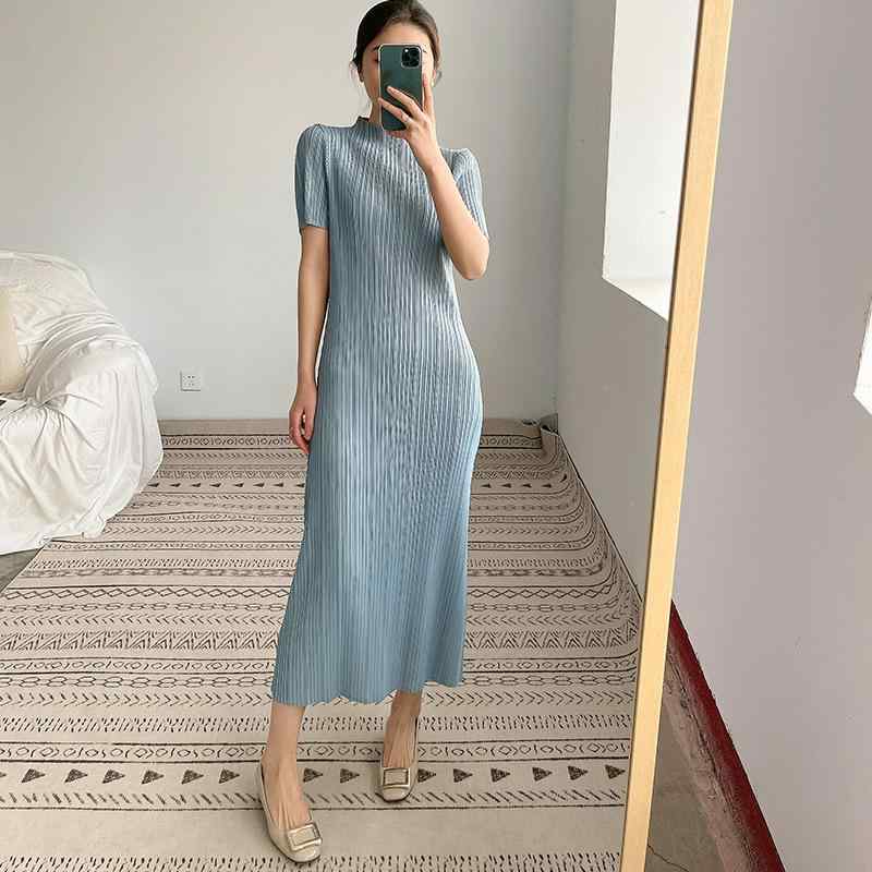 ワンピース レディース プリーツ 短袖 ミドルロング 夏用 高伸縮性 上品 スリム 軽量 伸縮素材 フェミニン スタイル 日常使い 接触冷感