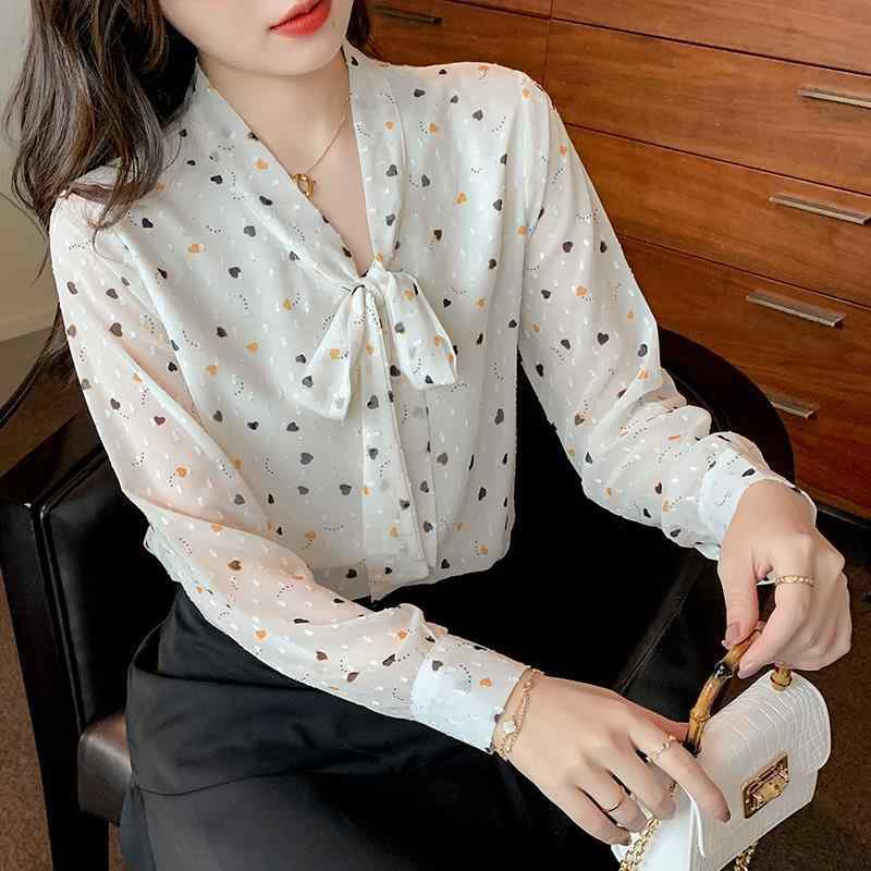 ブラウス レディース 花柄 長袖 シフォン素材 リボン デザイン 秋 スタイル お腹カバー スリム 効果 軽量 透け感 ゆったり フィット ファッション トップス