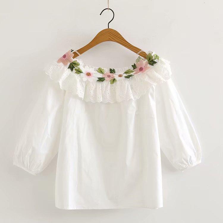 ブラウス レディース 夏 白 七分袖 バラ刺繍 フリル ボートネック 伸縮 トップス 軽量 涼感 花柄 デザイン 女性用 シャツ ピュアホワイト フェミニン スタイル