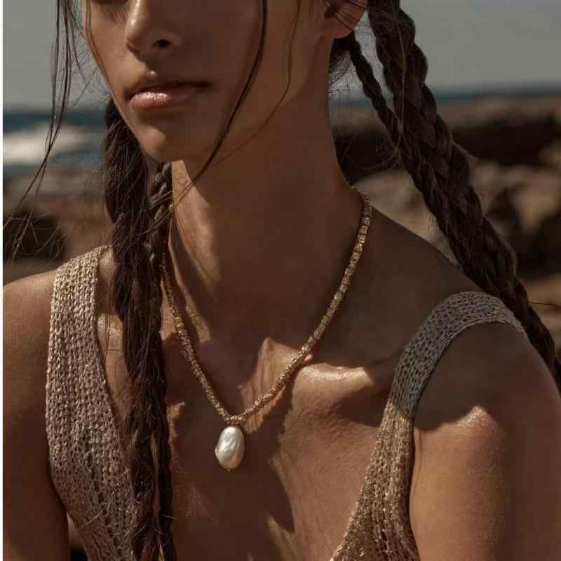 ネックレス 女性用 バロック 溶岩 金属 パール ゴールド ビーズ レイヤード テクスチャー ファッション アクセサリー 高級感 日常使い｜北摂軽太郎便