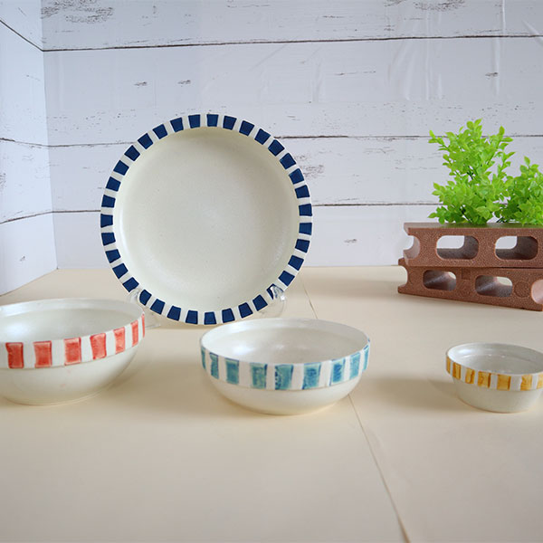 はまづつみ 金色 ストライプ皿 2枚セット toumei 箔 mamezara 2枚セット（木箱入り） キッチン雑貨｜monos