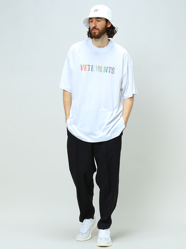 VETEMENTS (ヴェトモン) レインボーロゴ クルーネック 半袖 Tシャツ