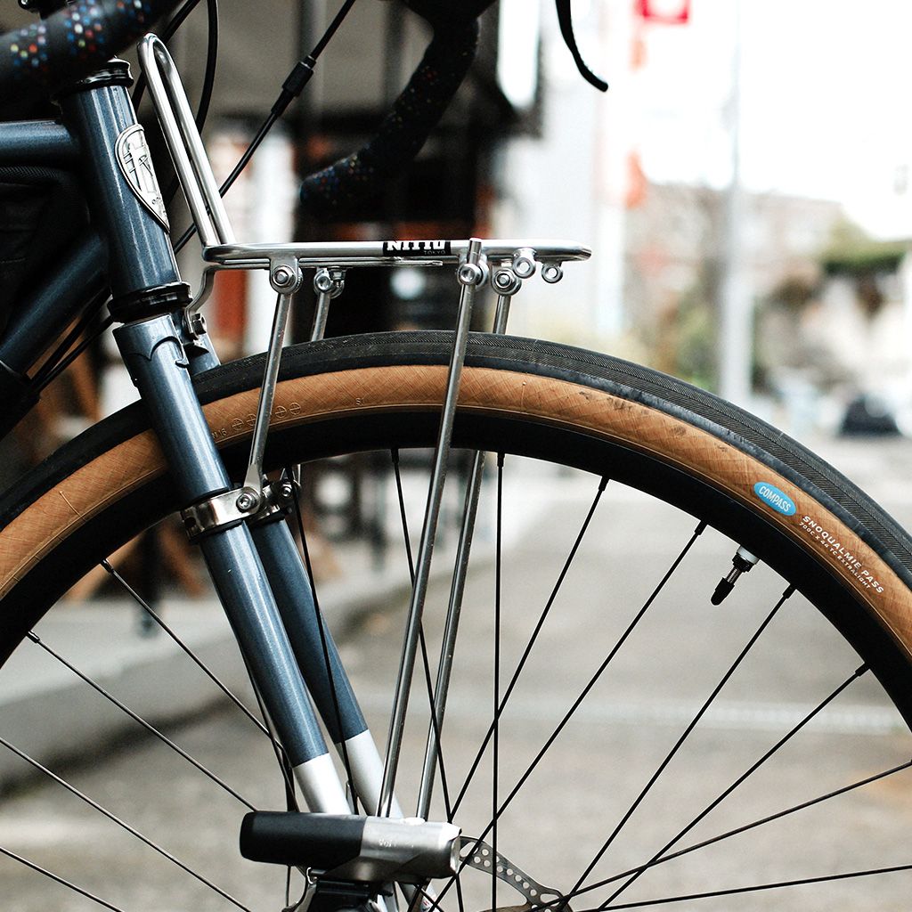 Nitto（日東）x Blue Lug（ブルーラグ）のフロントキャリア、M-1B BL special front rack（M-1B  BLスペシャルフロントラック）｜hakkle