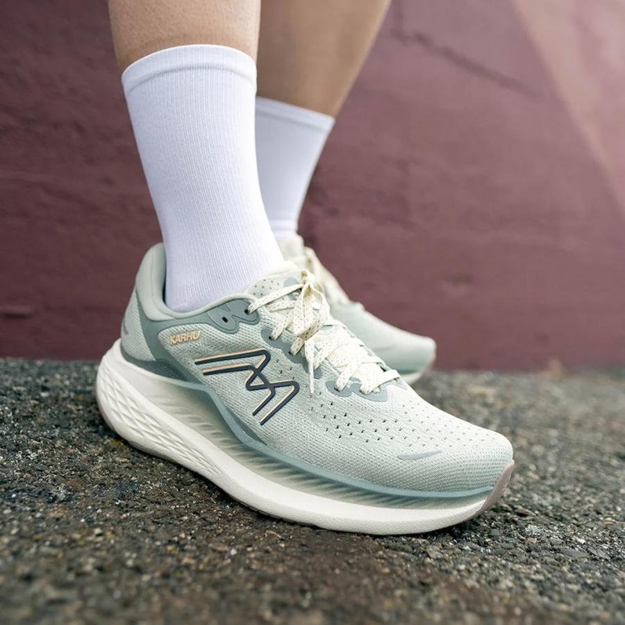 Seed（シード） KARHU （カルフ） 靴・シューズ スニーカー WOMEN MESTARI RUN （メスタリラン） 1.5 【SEA FOAM / EXCALIBUR （シーフォーム／エクスカリバー）】 KH205800 ランニング 通勤 通学 滑りにくい レディース 女性用 緑 白 25 {SK}