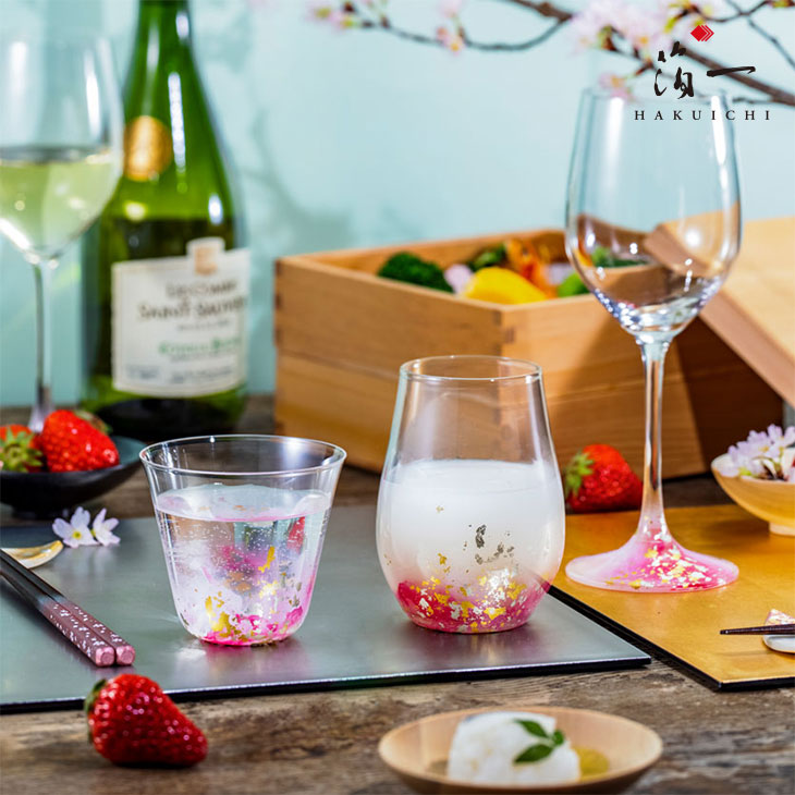 市場 春待ち桜 2個 ギフト 結婚祝い 食器 ワイングラス おしゃれ さくら セット 金箔 ピンク 女性 ペア おそろい 金沢金箔の箔一 はくいち