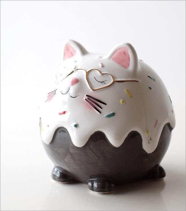 楽天市場 貯金箱 おしゃれ かわいい 陶器 ねこ 猫 オブジェ 置物 可愛い インテリア 陶器の貯金箱 メガネネコ ギギｌｉｖｉｎｇ