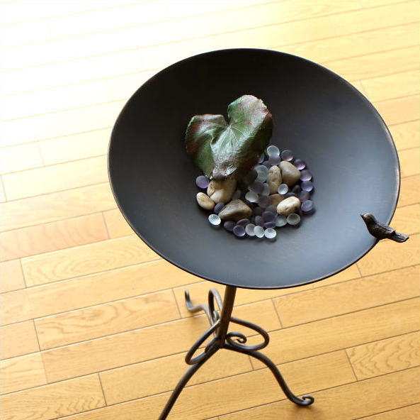 住まいを彩る愛くるしげ蚊取り線香保持者特集