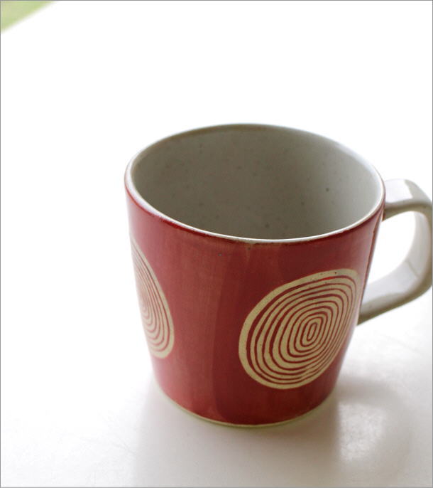 楽天市場 マグカップ おしゃれ 陶器 有田焼 日本製 焼き物 和食器 コーヒーマグ 和風 モダン デザイン 渦巻きマグ 赤 ギギｌｉｖｉｎｇ