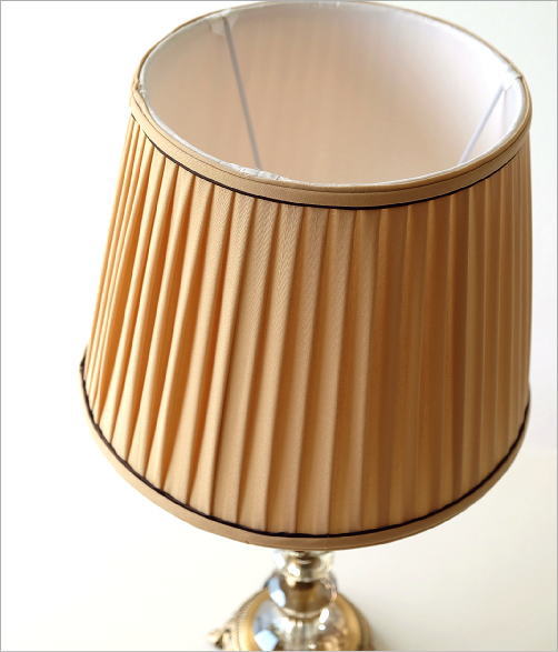 テーブルランプ おしゃれ アンティーク かわいい ライト ヨーロピアン ベッドサイドランプ 寝室 照明スタンド テーブルスタンド アイアン エレガント ランプ エレガントなテーブルランプ B Gulbaan Com