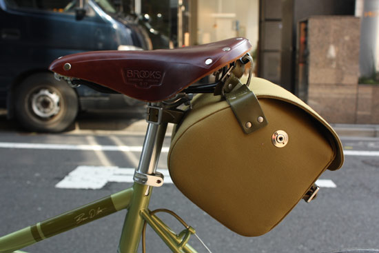 brooks glenbrook saddle holdall