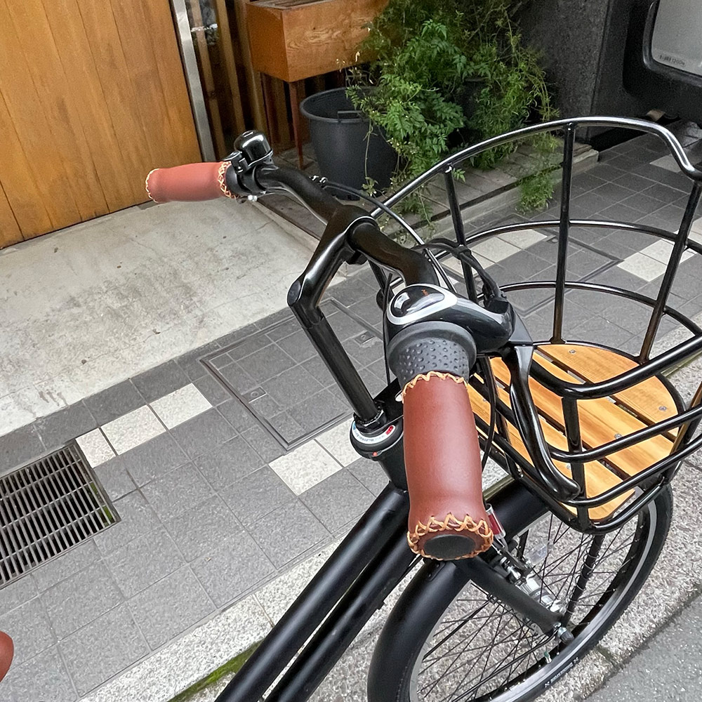 私の自転車 前カゴ に義兄子を乗せた義兄嫁