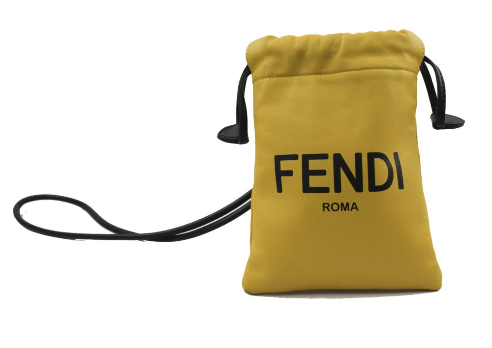 注目ブランドのギフト FENDI フェンディ フォンポーチ イエロー 7AR898