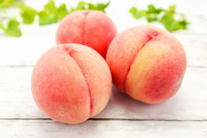 大糖領桃だいとうりょう通信販売 山梨笛吹御坂。お中元に 中箱 約7玉～約9玉