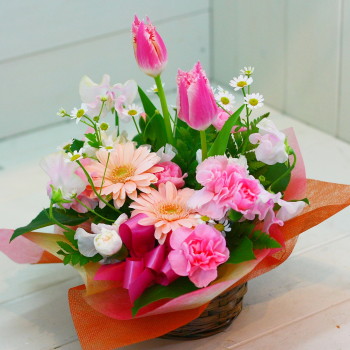 貨物輸送無料 母の日 着任 送別 差し上げ物 おまかせ さくら色系お花申し合わせ 花 一般受け度合い 花差し上げ物 胸花 一緒になる不死化日 （生まれ落ちる日 などにも） 薔薇 着任 送別 ８４ 花・観葉植物-フラワーアレンジメント