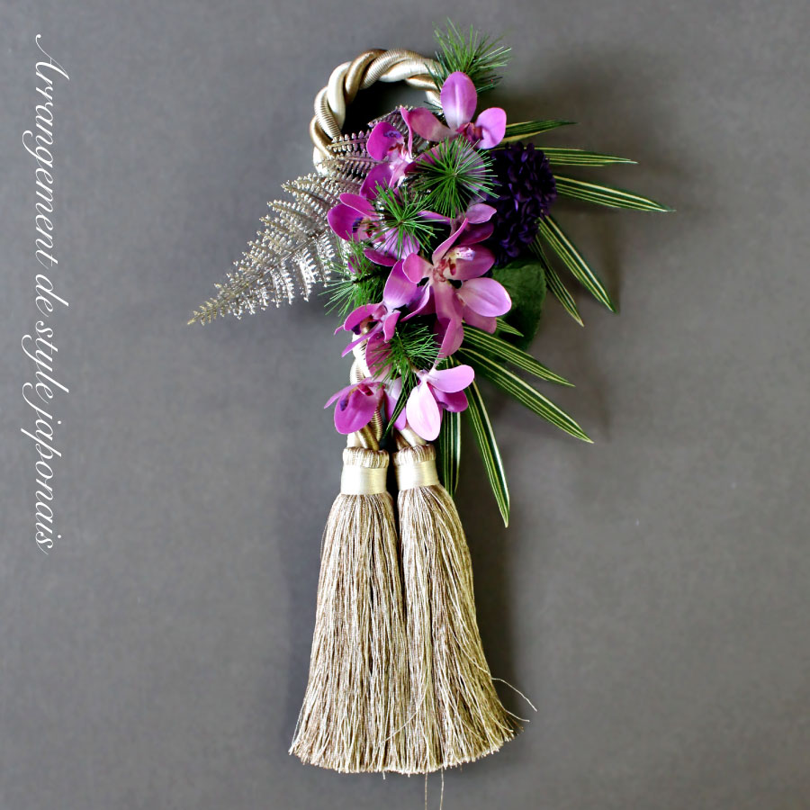 楽天市場 アーティフィシャルフラワー 造花 正月 新年 和風 デンファレ 蘭 ラン おめでた飾り ギフト プレゼント 誕生日 贈り物 自宅 おしゃれ 結婚祝い 結婚式 新築祝い 開店祝い 還暦祝い ハナミーツ デンファレとロープタッセルの壁飾り Flowergift Hanameets