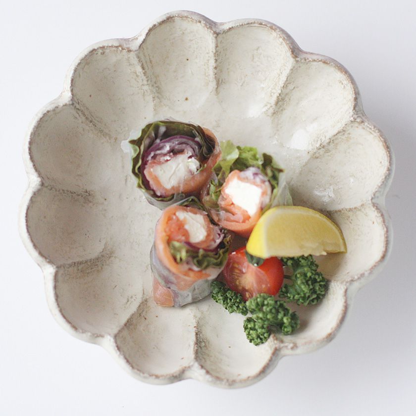 カネコ小兵 リンカ 花型中鉢 16.5cm 白練 美濃焼 和食器