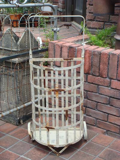 ガーデニング雑貨 ガーデン カート プランターアイアン アンティーク 送料無料 花遊び アイアン ガーデンカート 同梱ご希望でも 別途送料が発生致します 沖縄 離島への配送はお受けできません Prescriptionpillsonline Is