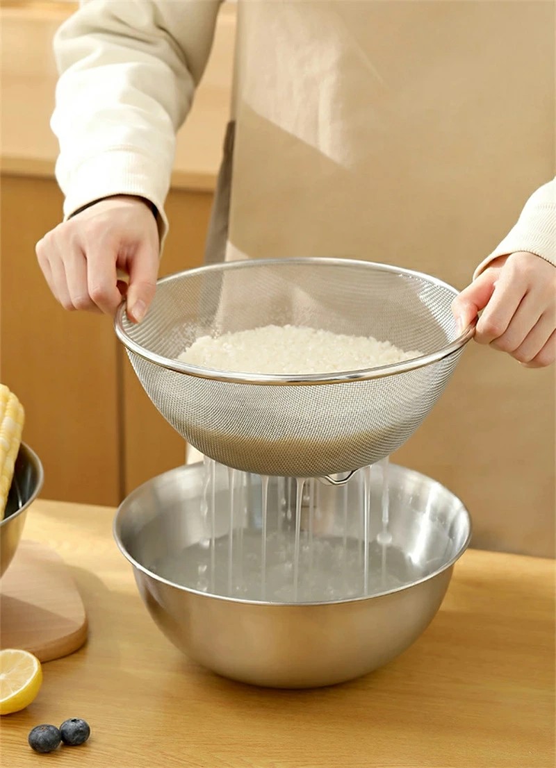 テンレスボウル＆ザル 4点仕掛ける 思わしい 耐食性 飛び切り感 貨物輸送無料
