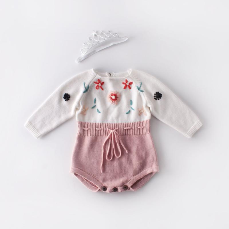 ベビー ロンパース カバーオール 女の子 新生児 乳幼児 綿100% コットン ニット 毛糸 手刺繍 ワンポイント 長袖 長ズボン 伸縮性 暖かい 普段使い 部屋着 お出かけ パジャマ ピンク 春秋 秋冬 股下ボタン付き