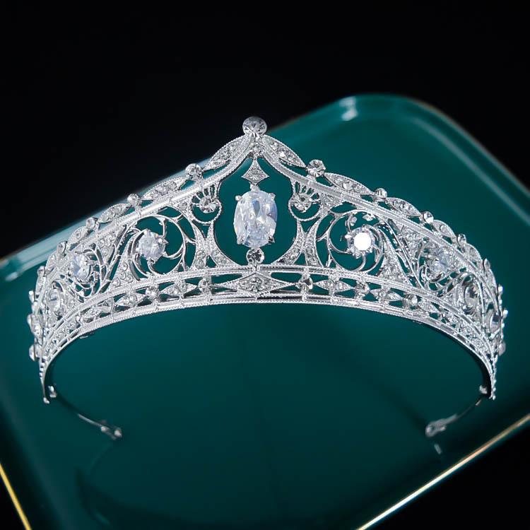 ヘッドドレス レディース ジルコニア ティアラ 結婚式 ブライダル 宮廷風 レトロ アンティーク 欧米風 イブニングドレス フォーマル フラワーモチーフ 華やか シルバーカラー