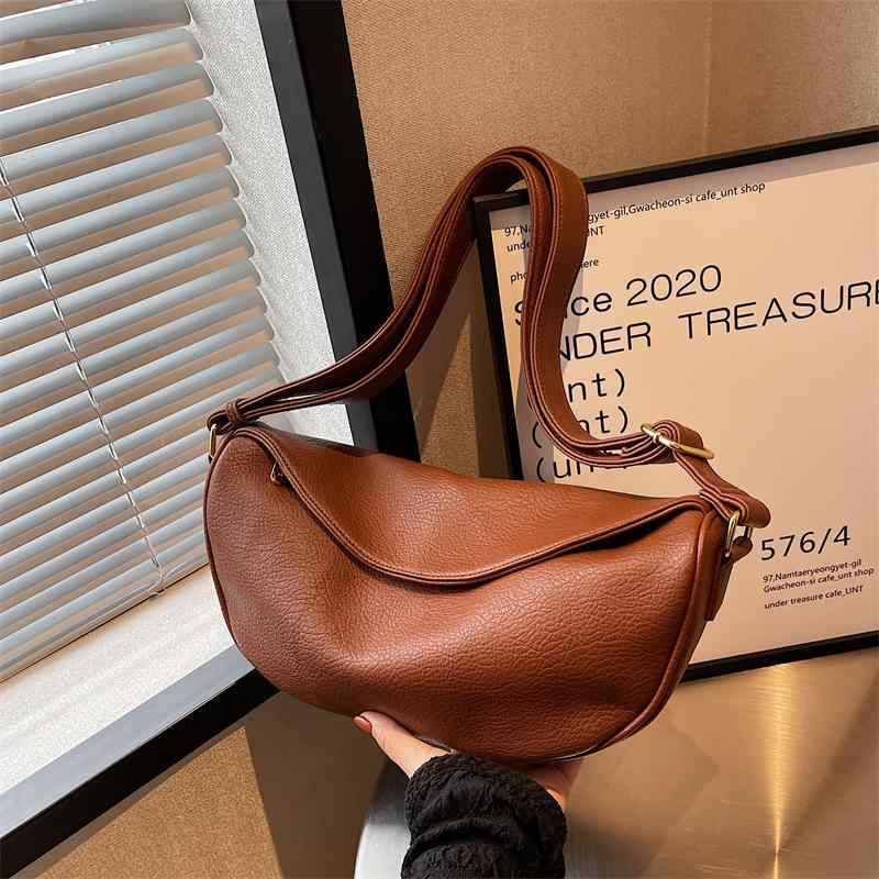 バッグ レディース 秋冬 PUレザー 大容量 ショルダーバッグ ワンショルダー 斜め掛け トート ギョーザ型 ファスナー開閉 おしゃれ 個性的 日常使い ブラック ブラウン