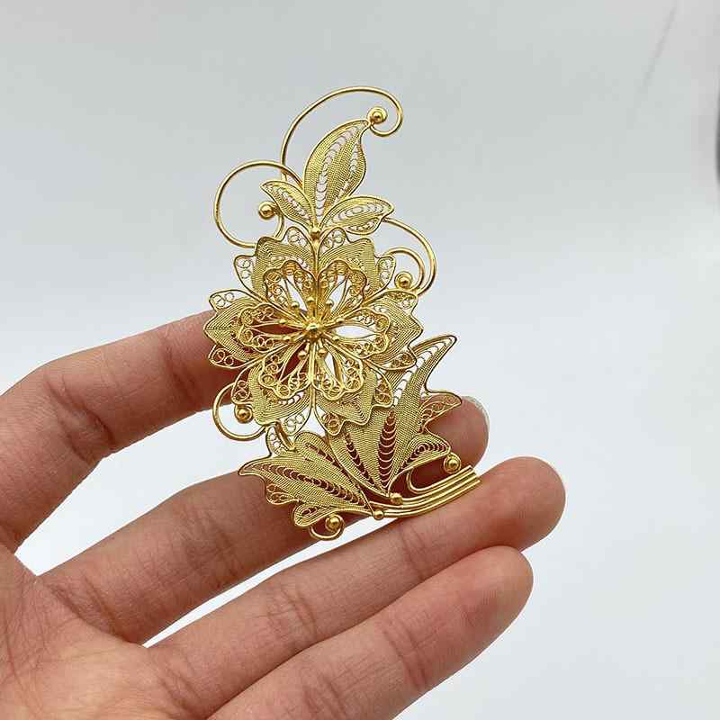 ブローチ レディース エスニック風 シルバー999製 ハンドメイド フラワー リーフ フィリグリー 透かし彫り ブラッシュ加工 大きめ 万能