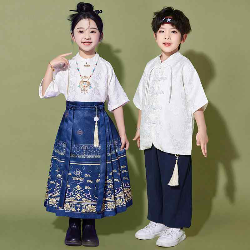 子供服 キッズ ジュニア 男女兼用 春夏 合唱 発表会 演奏会 チアリーディング ユニフォーム 幼稚園 小学生 詩歌朗読 卒業式 記念写真 ポリエステル 半袖 衣装