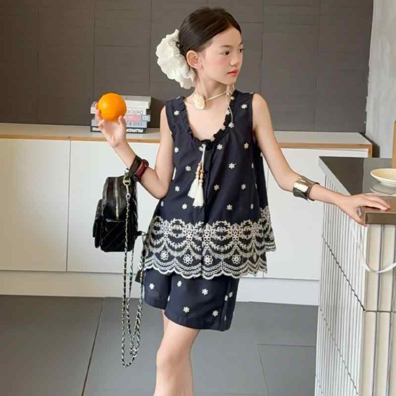 キッズ 女の子 春夏 セットアップ 綿麻 ノースリーブ トップス ショートパンツ 2点セット 刺繍 おしゃれ かわいい カジュアル 薄手