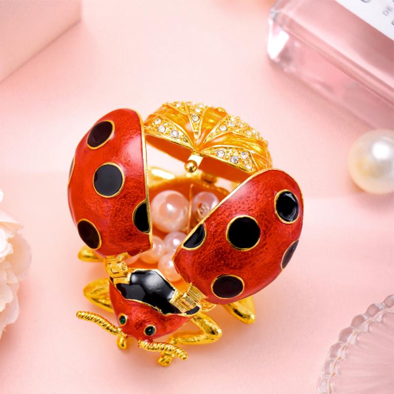 ジュエリーボックス テントウムシモチーフ かわいい 七宝焼 エナメル 彩色 コンパクト 精巧 メタル製 アクセサリーケース 小物入れ 卓上 インテリア ディスプレイ レッド