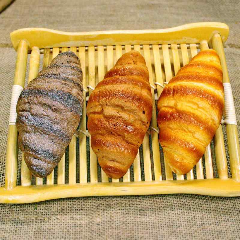 置物 食品サンプル パン型 本物そっくり サザエパン クリームあんパン 柔らか もちもち フェイクフード ユニーク インテリア オブジェ 欧風 飾り 人工素材