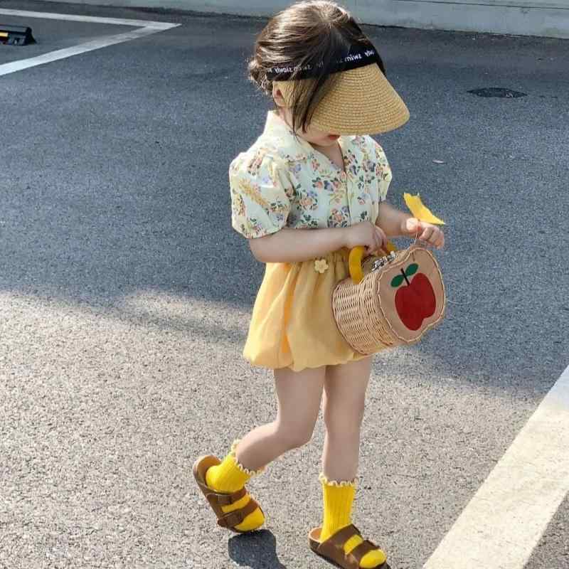 キッズ 女の子 夏物 パフスリーブ 小花柄 ブラウス コットン ショートパンツ バルーンパンツ セットアップ 上下セット 韓国ファッション カジュアル 薄手 かわいい お出かけ 普段使い