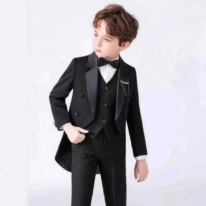 スーツ 男の子 子供用 フォーマルセットアップ タキシード 礼服 タキシード ピアノ発表会 結婚式 卒業式 入学式 舞台衣装 セレモニー 英国風 ブリティッシュスタイル シングルボタン テーラードカラー ポリエステル素材 柔らかな肌触り