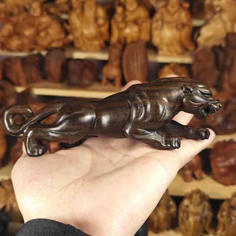 置物 インドネシア ダラガン 沈香 ヒョウ 無垢材 木彫り 工芸品 掌サイズ ミニチュア 開運 縁起物 鑑賞用 お守り デスク飾り オブジェ