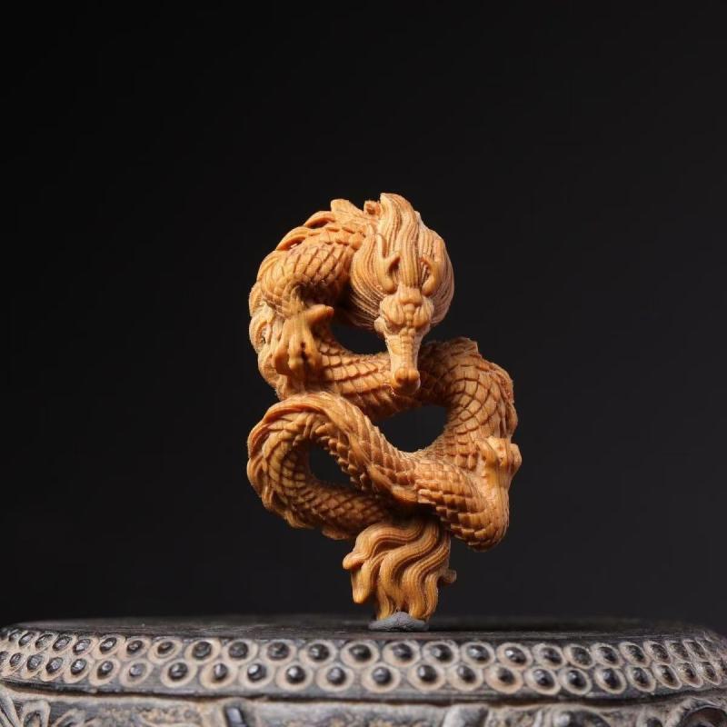 工芸品 崖柏 天然木 無垢材 彫刻 透かし彫り 祥龍 雲 置物 オブジェ 手持ち小物 ペンダント ネックレス 干支 縁起物 開運 装飾品