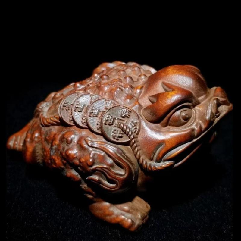 木製工芸品 黄楊木彫刻 無垢材 三本足 金蟾 カエル 縁起物 ラッキーアイテム 文玩 手遊び 卓上飾り 室内装飾 車内装飾 ヴィンテージ レトロ