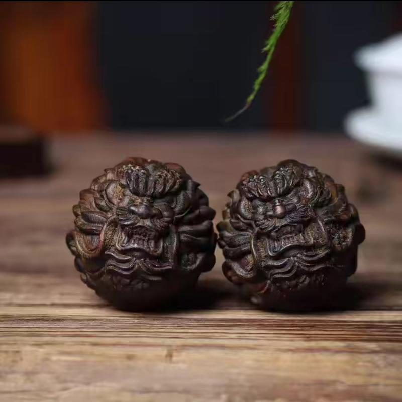 健康グッズ 中高齢者向け 沈香木 祥龍 木彫り 手回し 握り玉 約4.8cm マッサージボール フィットネス 運動 リラックス ストレス解消 脳トレ 中国風 高級感 持ち運び