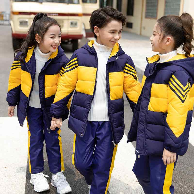 子供服 中綿ジャケット 小中学生 男女兼用 スクールユニフォーム 厚手 フード付き ジップアップ 通学 スポーツ 普段使い 冬物 カジュアル 防寒