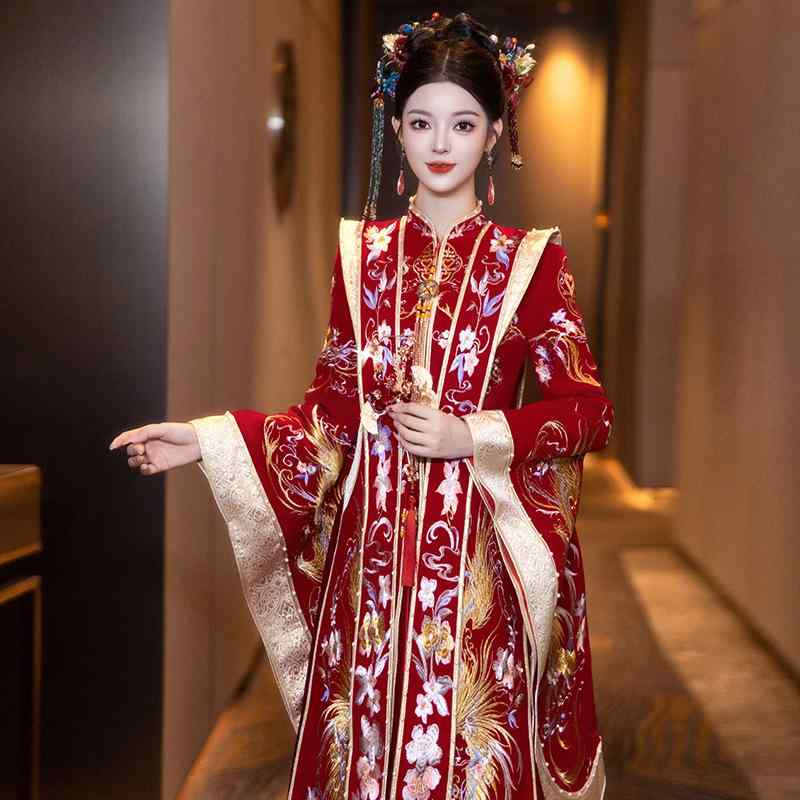 秀禾服 レディース 華燭の典 華燭の典 花嫁御寮 華燭の典 中華風 龍鳳褂 ロング丈 長袖 照明ランプ色つや ポリエステル 立体刺しゅう 晴れ晴れしい 窈窕たる