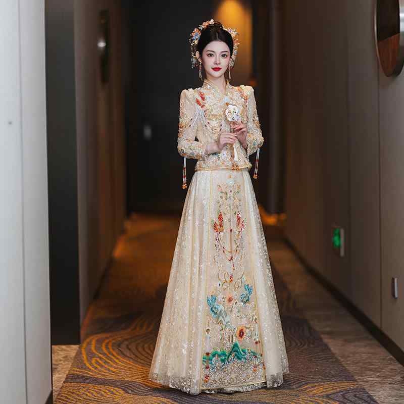 秀禾服 レディース 中国風 華燭の典御召しもの 花嫁御寮 乾盃御召しもの フォーマルドレス 飛び切り感 晴れ晴れしい 立体かざり付ける ビーズ刺しゅう 飛び切り 長袖 立襟 春 華燭の典 交歓会 寄りあい