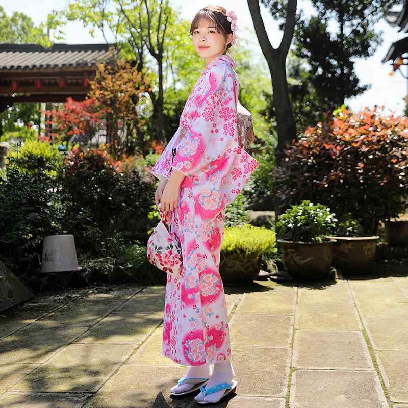 着物 きもの レディース 成人女性用 組み換える 取りあわせる 小紋柄 裏地あり ポリエステル サクラ色系 桜飾りつけ フォーマル 普段使い走り 着付け飾り気の無い