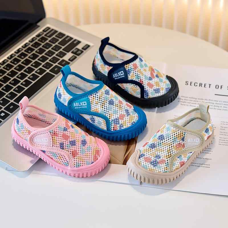 ファーストシューズ ベビー 幼児 キッズ サマー 通気性 メッシュ 室内履き ルームシューズ ソフトソール 滑り止め 軽量 プレシューズ ベージュ ピンク ブルー ブラック