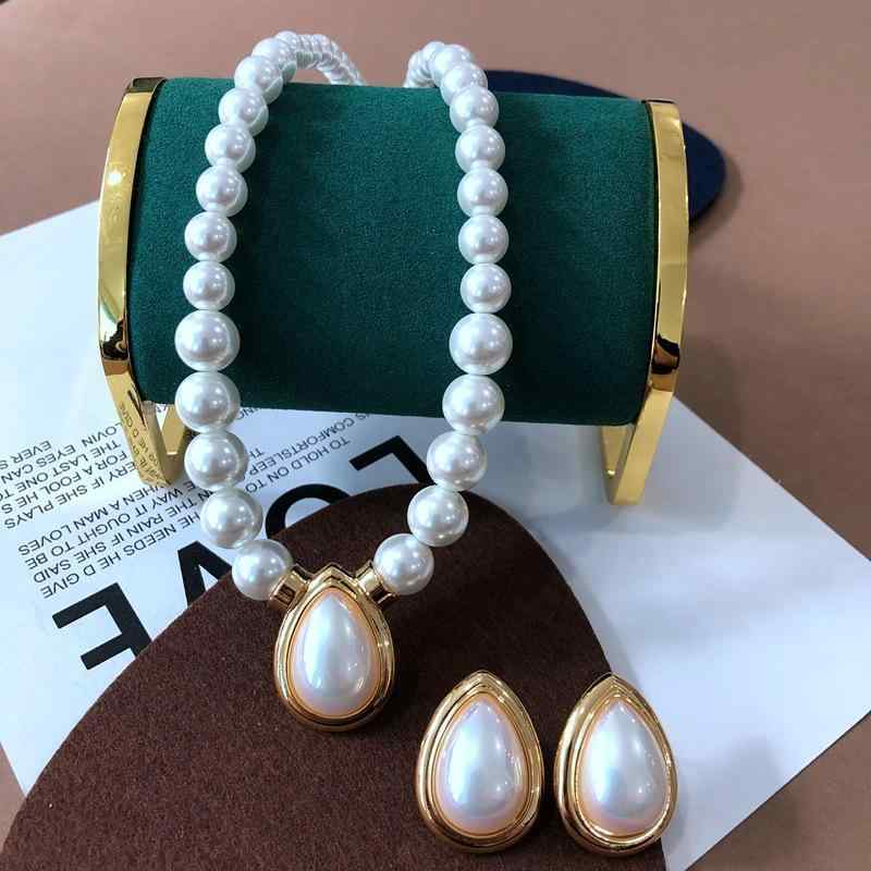 ネックレス レディース ピアス セット 高級感 豪華 エレガント フェイクパール フレンチスタイル 個性的 おしゃれ チョーカー ショートネックレス スタッドピアス ハート型