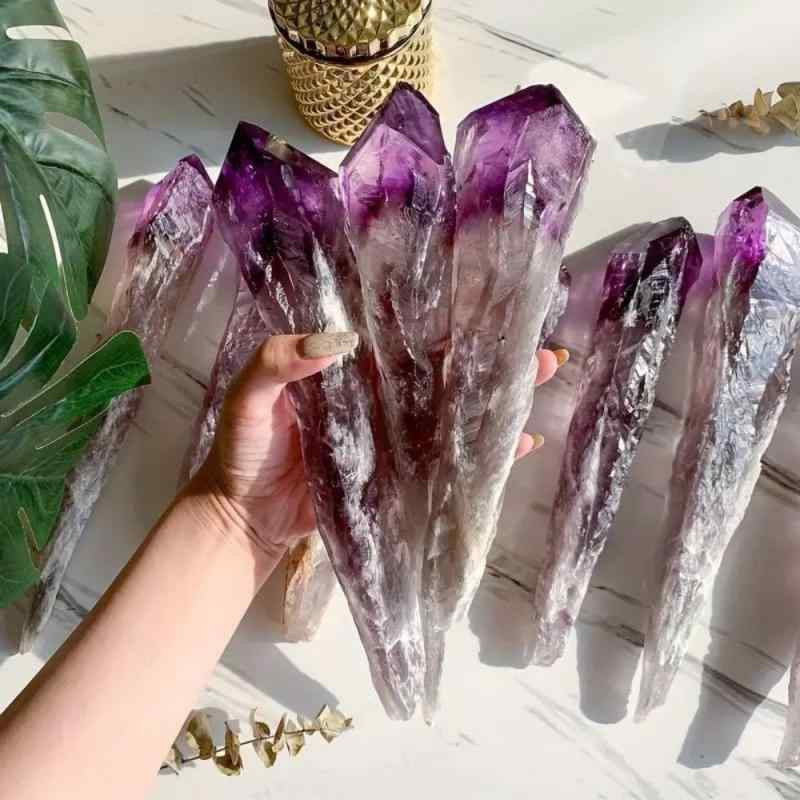 置き物 ウルグアイ産 天然 アメジスト 紫水晶 ワンド 骨格結晶 原石 未研磨 パワーストーン ヒーリングストーン インテリア オブジェ パープル 紫 浄化 観賞用